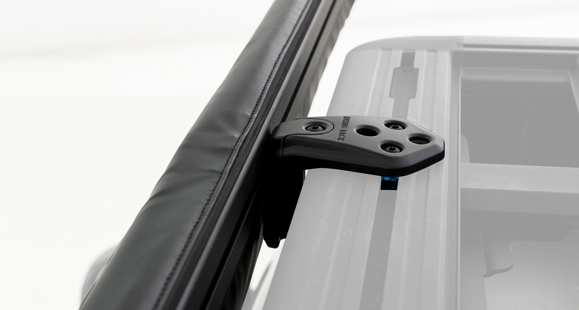 Sunseeker 2.5m awning with STOW iT